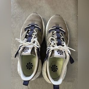 Men’s Nike shoes 10.5